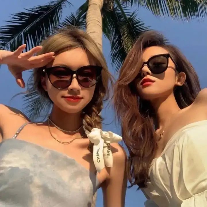 血红溅白纱